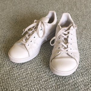 White Adidas Stan Smiths